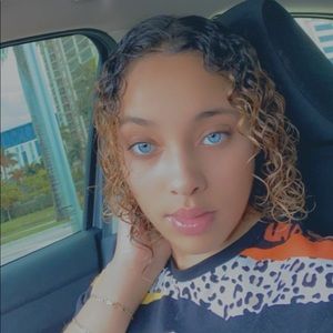 Meet your Posher, Shalaya